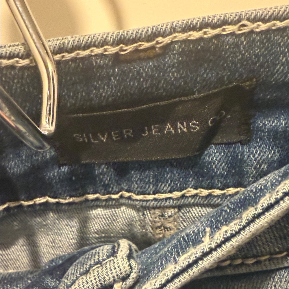 Stylish Blue Denim Jeans - Picture 2 of 5